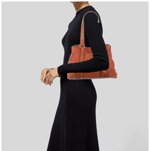 PRADA Vitello Daino Tote Bag - Picture 2 of 14